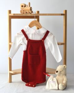Conjunto Peto Rojo Cereza y Camisa