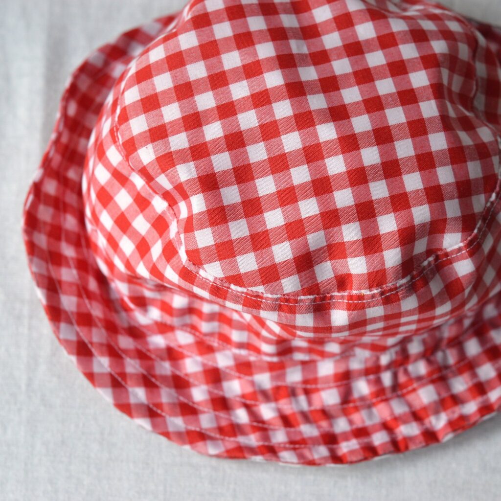 Sombrero Cuadros Rojos y Blancos